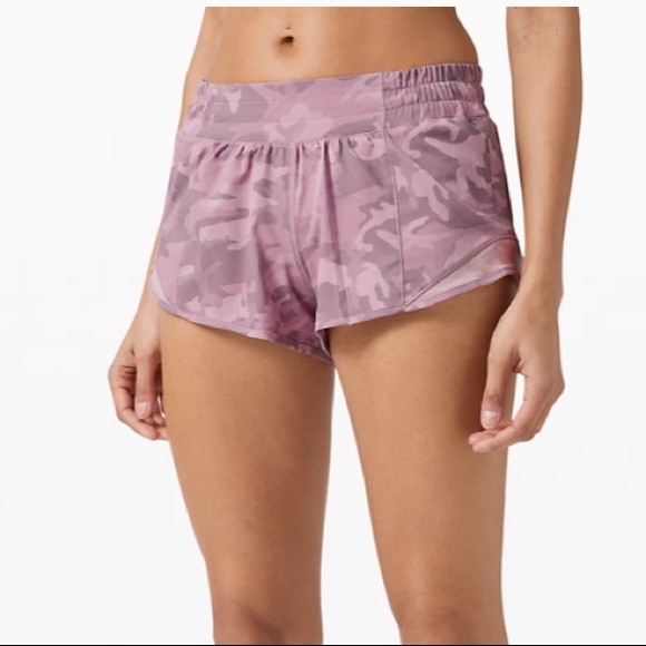 Lululemon Hotty Hot 2.5” Short Pink Camo - Picture 4 of 4